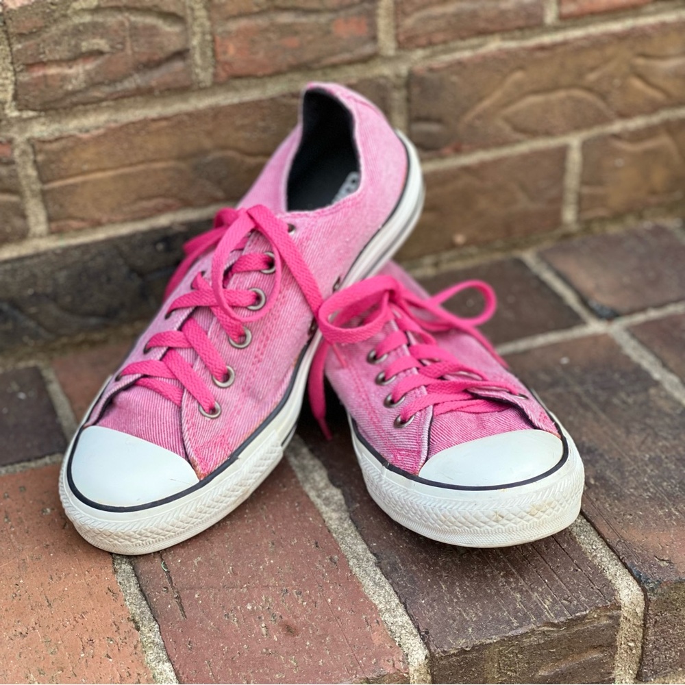 Converse All Star Canvas Low Tops Sneakers Red Faded Men’s 7 Women’s 9